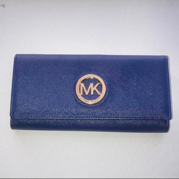 Handbags - Michael Kors Wallet